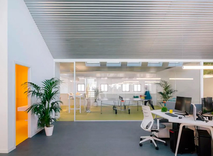 如何將廠房裝修設(shè)計空間改造成廣告遞送公司的辦公空間——SIDERAL